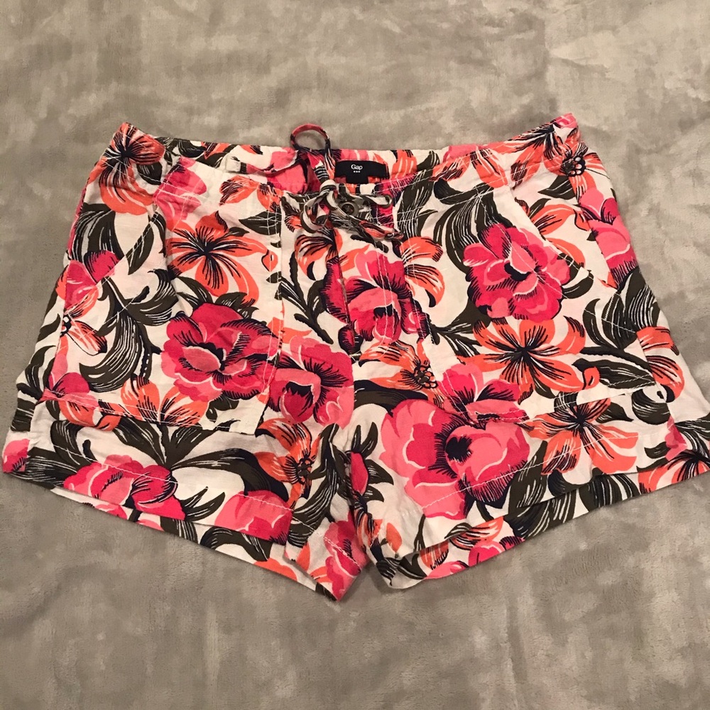 Floral Gap Shorts